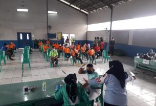 Ratusan Warga Binaan Lapas Narkotika Bandar Lampung Jalani Vaksinasi