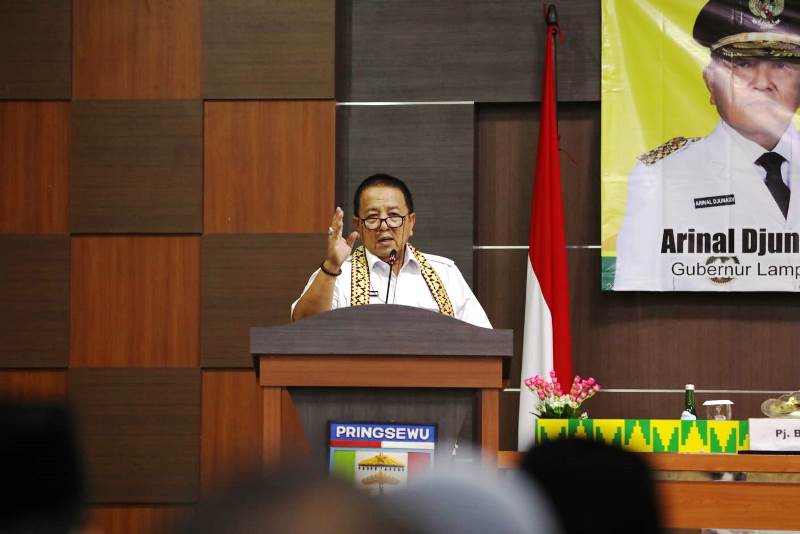 Kunjungan Kerja ke Kabupaten Pringsewu, Gubernur Arinal Minta Camat dan Kepala Pekon Bersinergi Mewujudkan Rakyat Lampung Berjaya