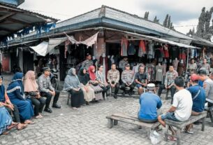 Jumat Curhat, Waka Polres Tubaba Dengarkan Keluhan Pedagang Pasar Panaragan Jaya