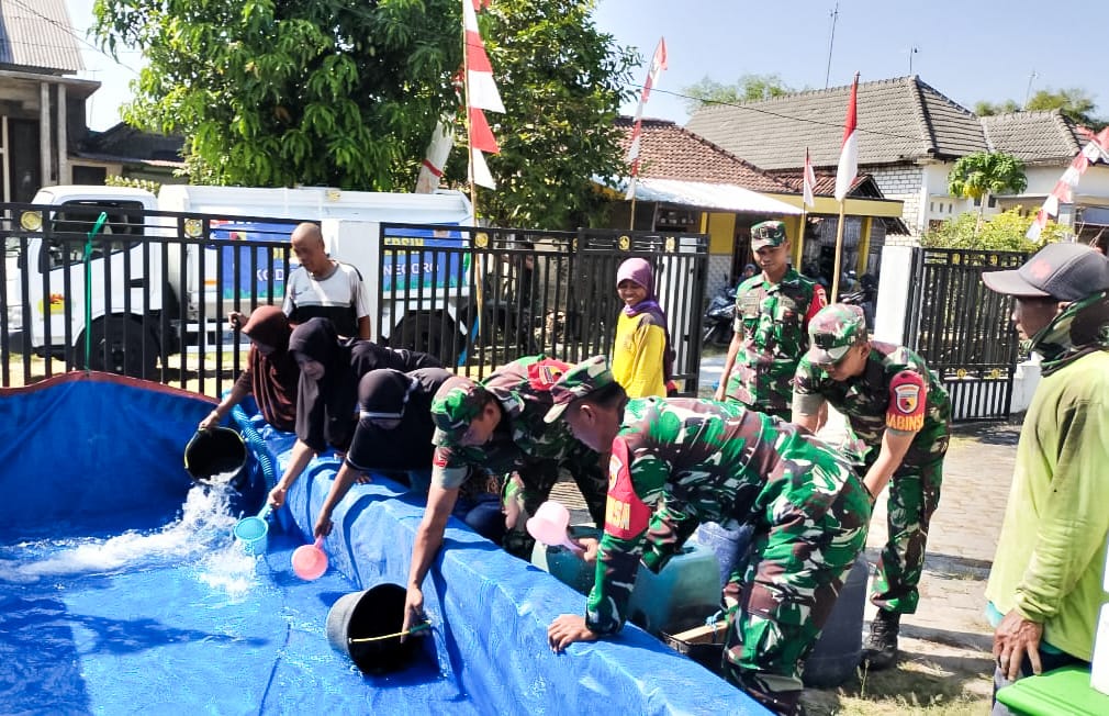 Kodim Bojonegoro kembali salurkan Air Bersih untuk Warga Diwilayah Binaan