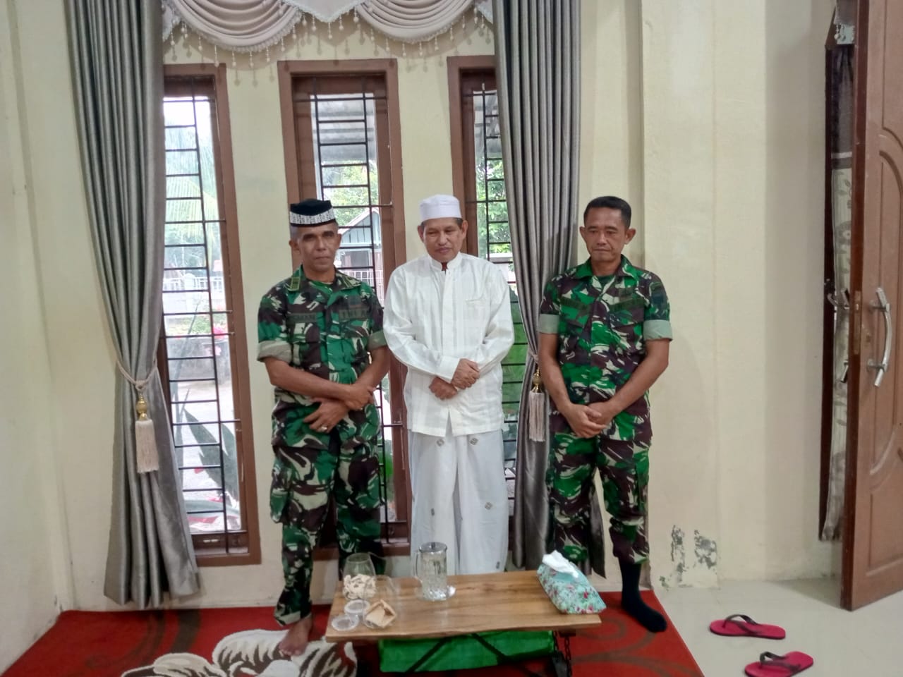 Perkuat Hubungan Ukhuwah Islamiah, Danramil 03/Kaway XVI Temui Tokoh Ulama Pimpinan Pesantren Serambi Aceh